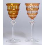 Ein Paar Wein-Gläser, dt. oder Österreich, um 1910, Tellerstand mit umlaufendem