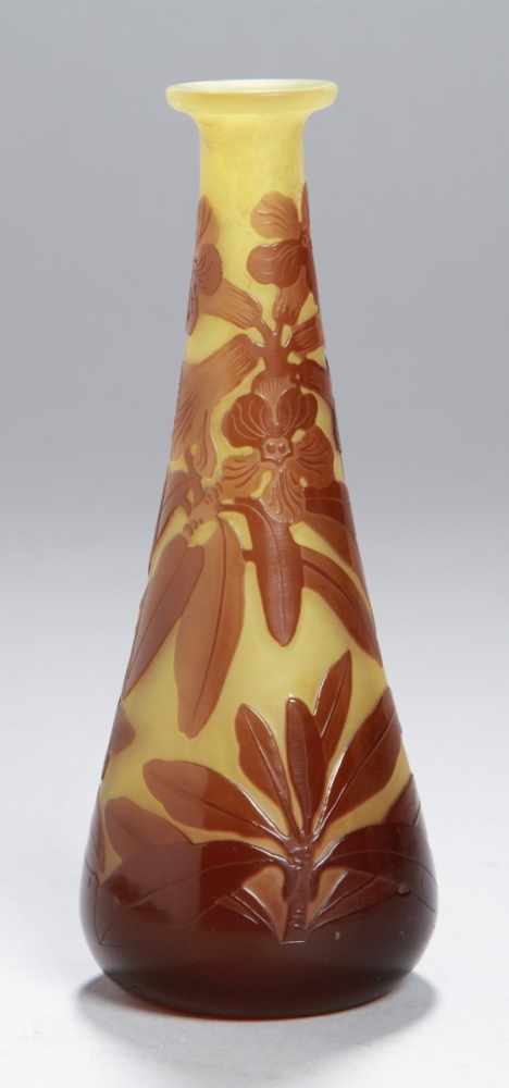 Glas-Ziervase, Emile Gallé, Nancy, um 1906-14, runder Stand, sich leicht vorwölbender, nach oben