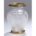 Glas-Ziervase, Frankreich, um 1920, Kristallglas, Horizontallinien-, Diamantbuckel- und
