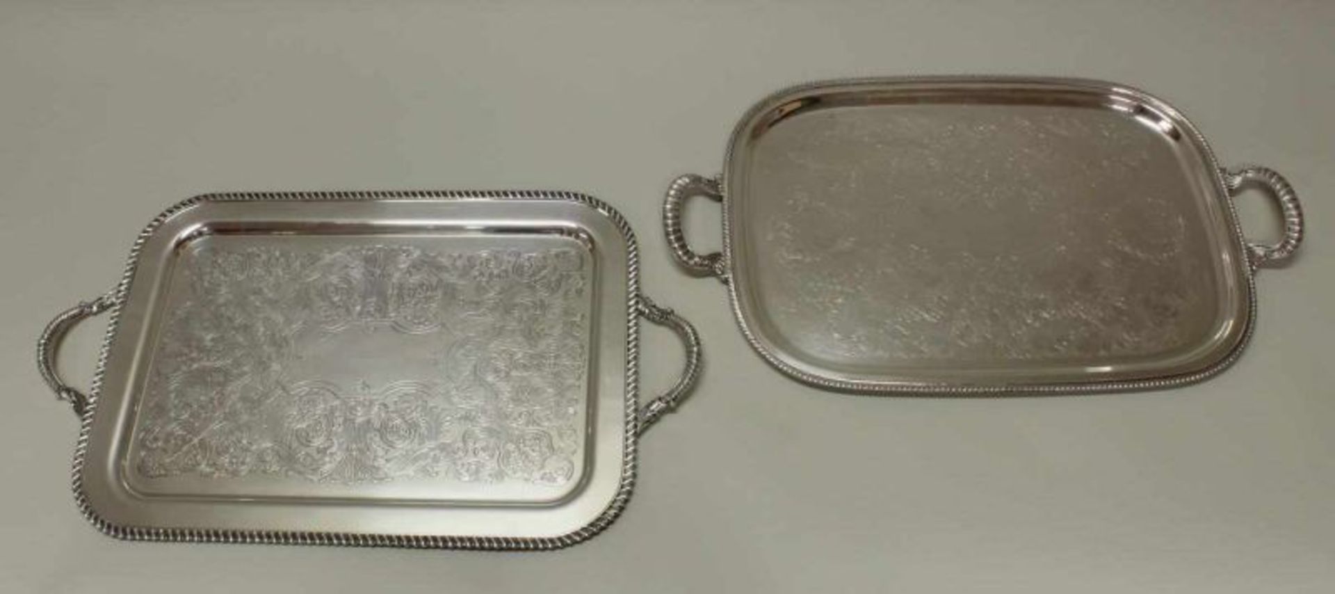 2 Tabletts, versilbert, Rogers Bros. bzw. Pimrose Plate, Spiegel mit Rankendekoren, je zwei