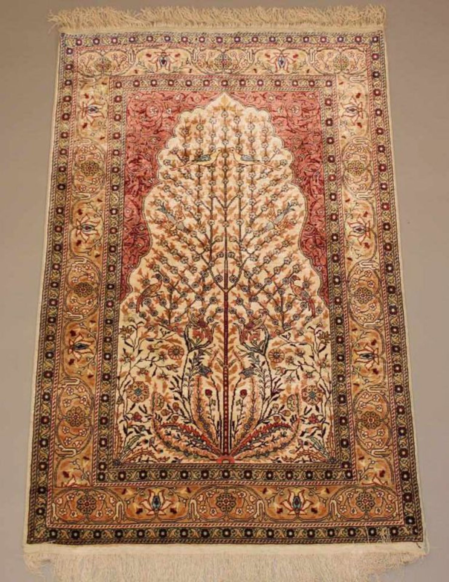 Gebets-Kayserie, Türkei, Seide, Lebensbaum-Motiv, ca. 1.30 x 0.85 m 20.00 % buyer's premium on the