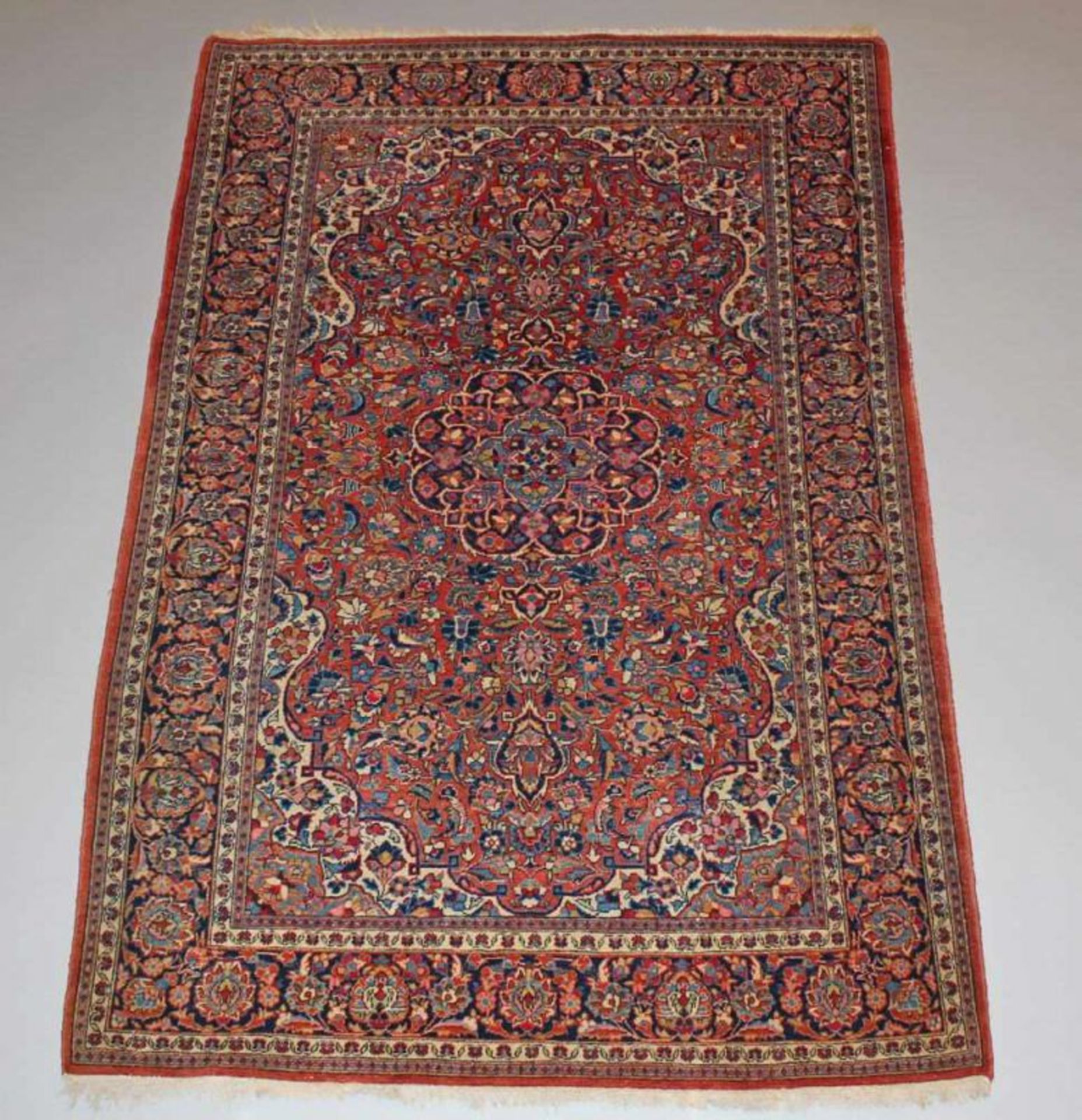 Sarough, Persien, ca. 2.03 x 1.32 m, Rand mit kleinen Abnutzungsstellen 20.00 % buyer's premium on