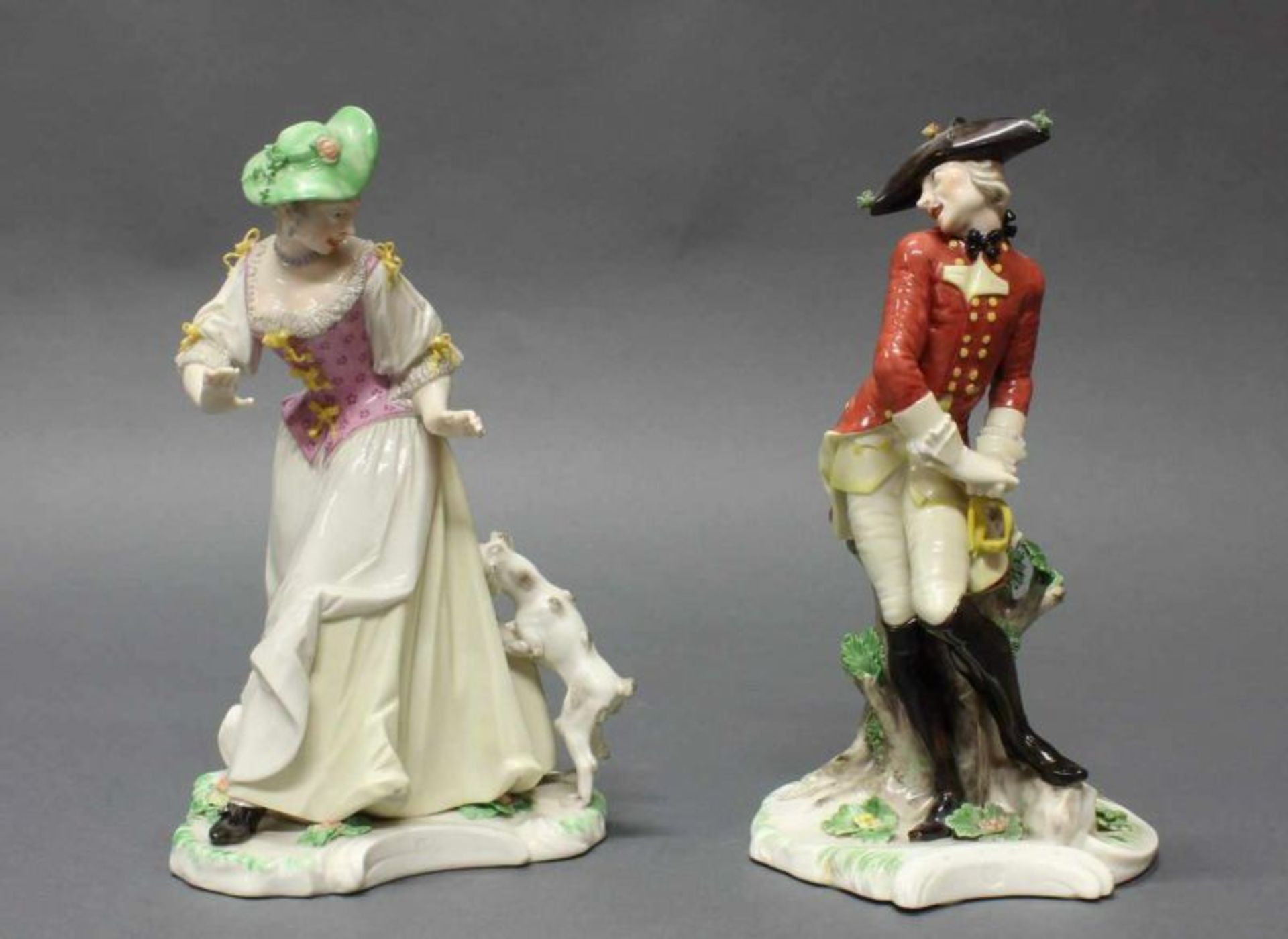 Paar Porzellanfiguren, "Dame von Hündchen angefallen", "Schadenfroher Soldat", Nymphenburg,