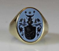 Siegelring, GG 585, blauer Lagenstein mit Wappengravur "von Bodenstein", 7 g, RM 17 20.00 % buyer'