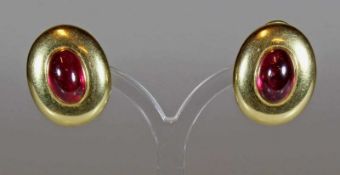 Paar Ohrclipse, mit Stecker, Atelier Richarz, Bonn, GG 750, 2 pinke Turmalin-Cabochons zus. ca. 12.