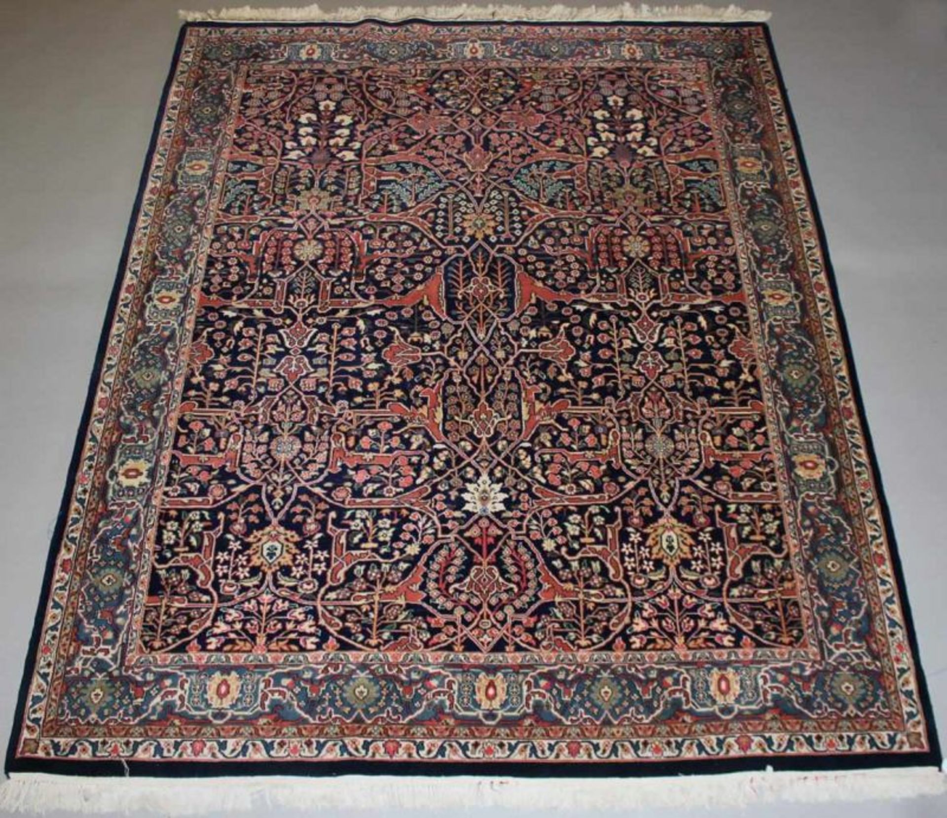 Bidjar, Persien, 2.93 x 2.36 m 20.00 % buyer's premium on the hammer price 19.00 % VAT on buyer's