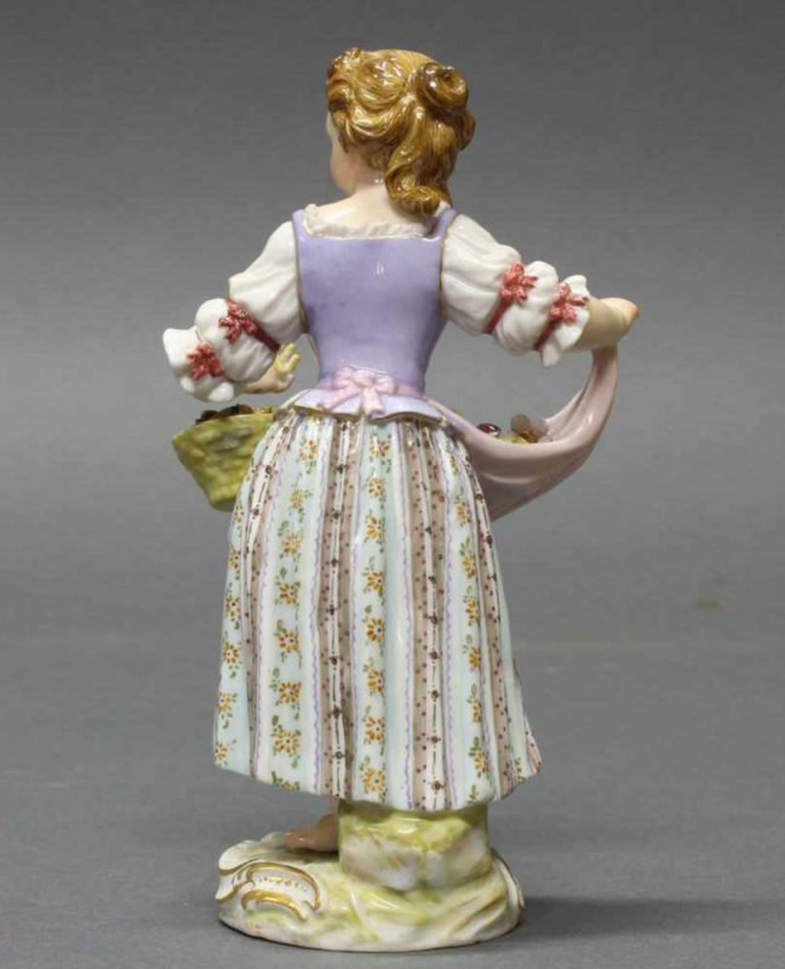 Porzellanfigur, "Mädchen mit Blütenkorb", Meissen, Schwertermarke, 1850-1924, 1. Wahl, - Image 3 of 4