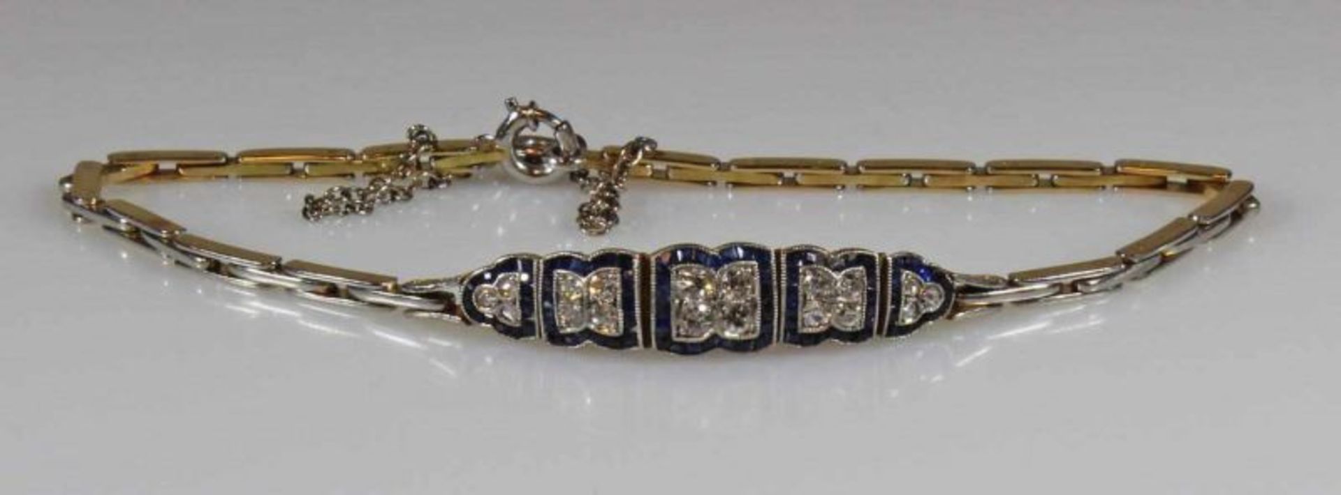 Armband, Art Deco, um 1920/30, GG 750, weiß belötet, Stäbchenmuster, 12 Achtkant-Diamanten zus.