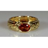 Ring, GG 750, 1 ovaler facettierter Citrin, Ringschiene mit Mäandermuster, 5 g, RM 17 21.01 %