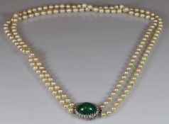 Perlenkette, zweireihig, 74 bzw. 80 Akoya-Zuchtperlen ca. 6 mm bis 6.5 mm, Farbe creme, mittleres