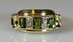 Ring, GG 585, 3 grüne Turmaline, 6 kleine Besatz-Diamanten, 4 g, RM 19 21.01 % buyer's premium on