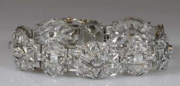 Armband, Art Deco, um 1930, Platin, 5 Altschliff-Diamanten zus. ca. 0.75 ct., etwa w-tcr/si-p1, 90