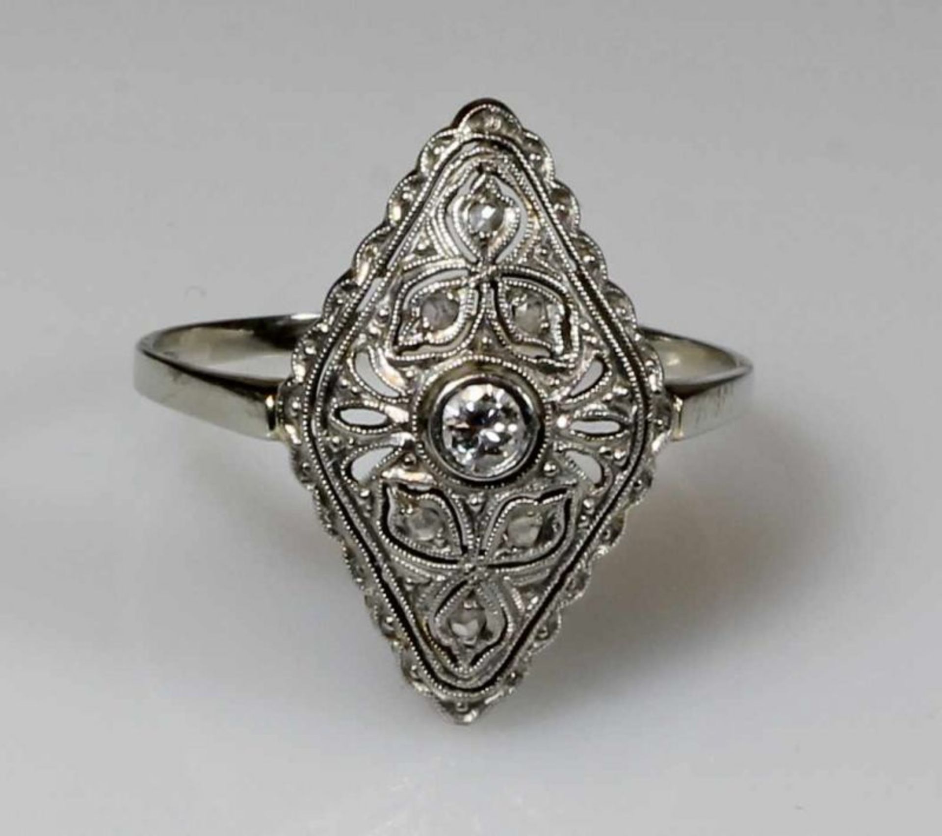 Ring, Art Deco, um 1920/30, WG/GG 585, 1 Altschliff-Diamant, Diamant-Besatz, 1 g, RM 18 21.01 %