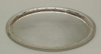 Tablett, Silber 925, Gbr. Kühn, oval, godronierte Fahne, Perlrand, 44 x 33 cm, ca. 1.240 g,