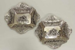 Paar Amorettenschalen, Silber 800, deutsch, vierseitiger Spiegel, durchbrochene Fahne,