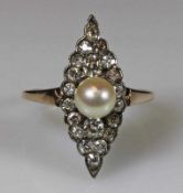 Ring, um 1920/30, GG 585, weiß belötet, 1 Zuchtperle ø ca. 6 mm, 20 Diamanten, 2 g, RM 17 21.01 %