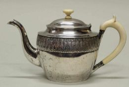 Teekanne, Silber, Hamburg, um 1820, Stadtmarke mit Buchstabe U, Meistermarke BB (Ernst Martin
