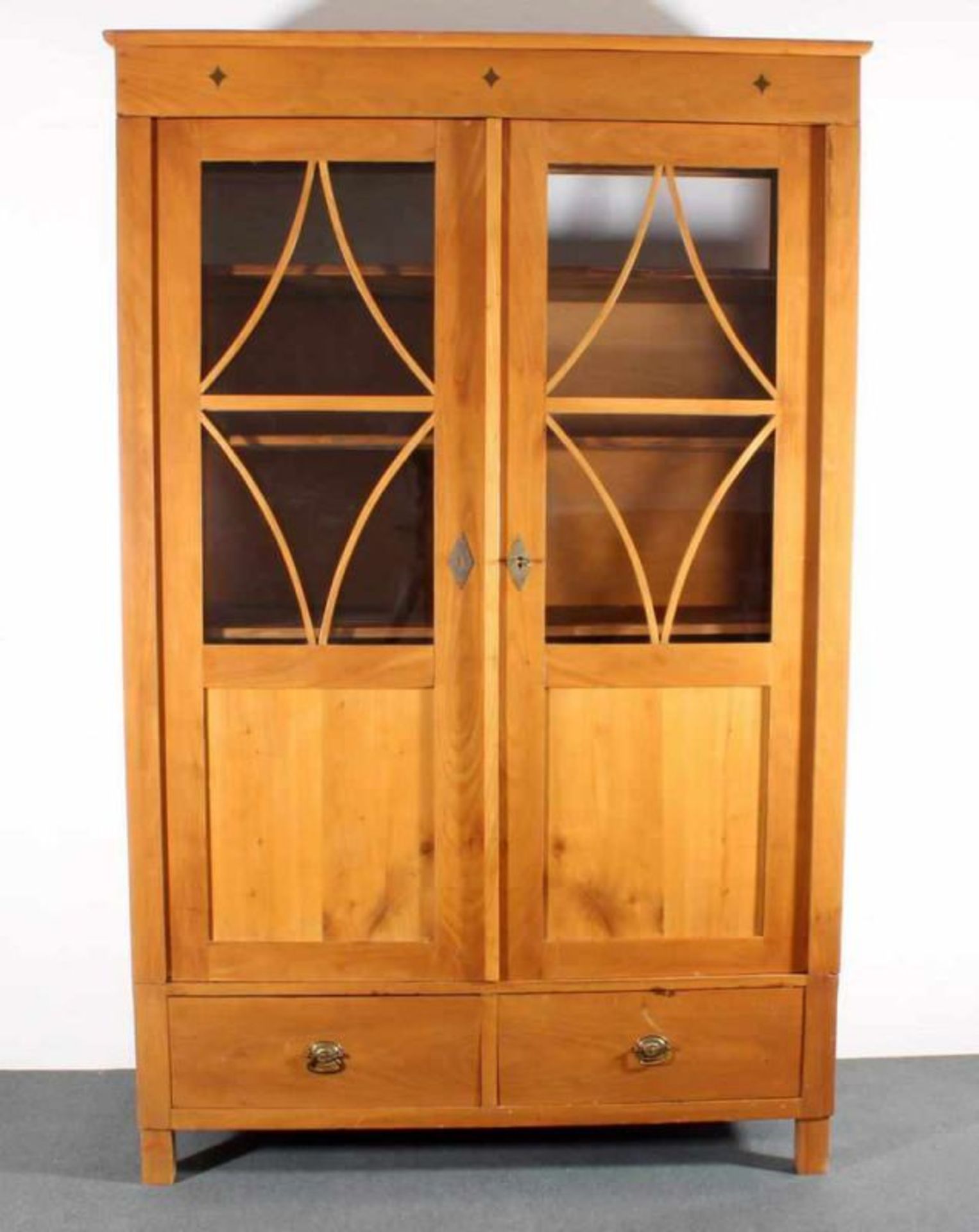 Vitrine, Biedermeier, um 1825, Kirschholz, zwei Türen, zwei Schübe, ca. 200 x 130 x 52 cm, erneuerte