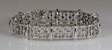 Armband, Atelier Wortmann, Köln, WG 750, 29 Brillanten zus. ca. 0.58 ct., 232 Brillanten zus. ca.