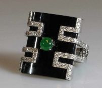 Ring, Art Deco-Stil, WG 750, Brillanten zus. ca. 0.60 ct., Onyx, Imperial Jade-Cabochon, 15 g, RM 17