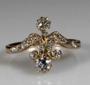 Ring, um 1900/1910, RG 585, 2 Diamanten, im Altschliff, 20 Besatz-Diamanten, 2 g, RM 18.5 25.00 %