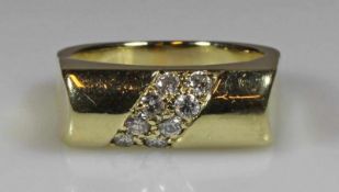 Ring, GG 585, 8 Besatz-Diamanten, 8 g, RM 17 25.00 % buyer's premium on the hammer price, VAT