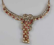 Collier, RG 750, 50 Diamanten zus. ca. 3.63 ct., alle etwa w-cr3/vs-p2, im Alt- und