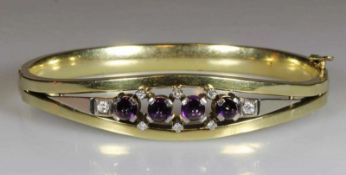 Armreif, GG 585, teils weiß belötet, 4 Amethyst-Cabochons, 8 Besatz-Brillanten, 18 g 25.00 % buyer's