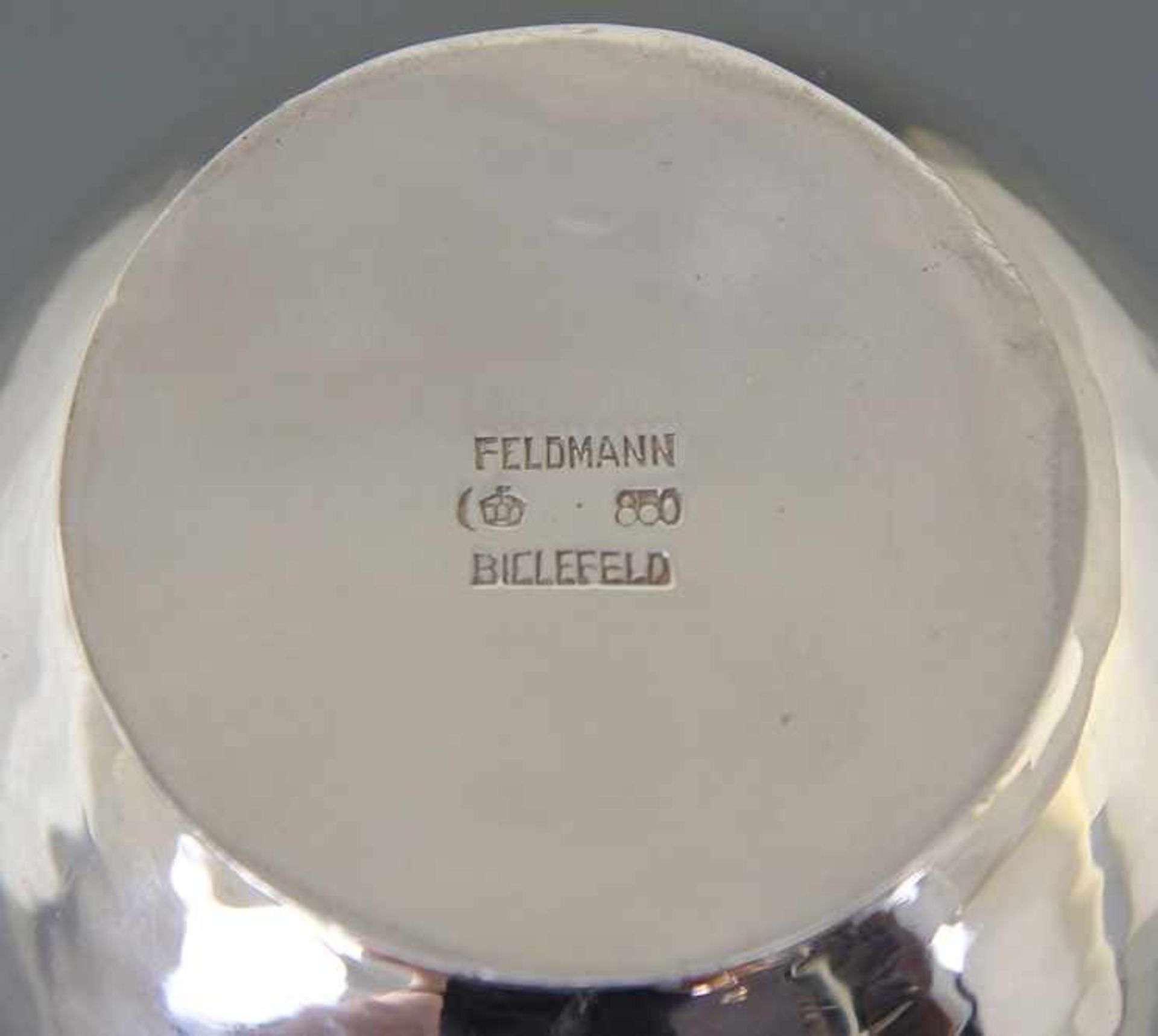 Vase Silber 850 getrieben, glockenförmige Vase mit weit ausschwingender Mündung auf kleinem - Image 3 of 3