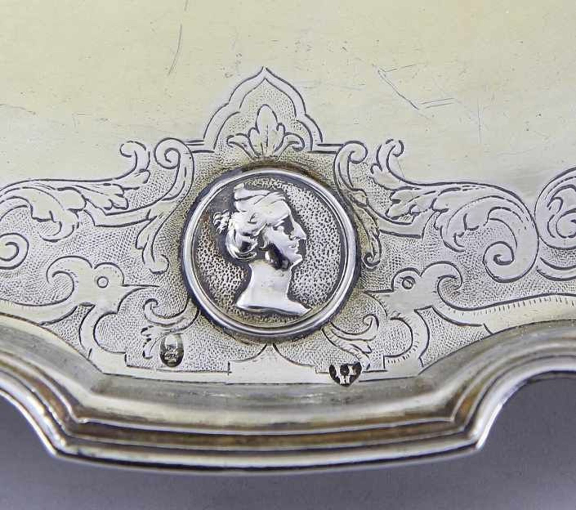 Augsburger Vermeil - Kredenz Silber getrieben, gegossen, graviert, ziseliert, punziert und - Image 6 of 12