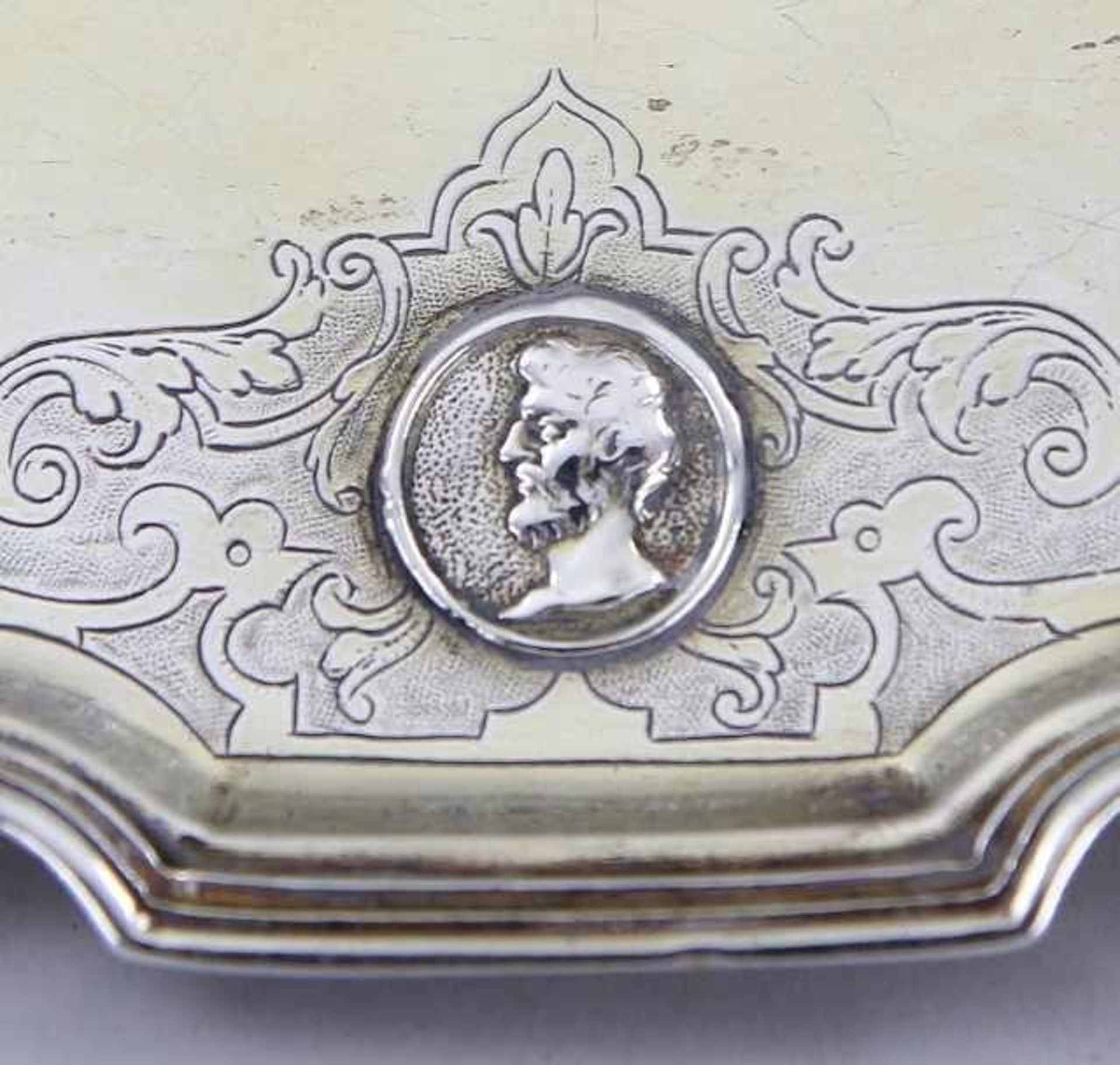 Augsburger Vermeil - Kredenz Silber getrieben, gegossen, graviert, ziseliert, punziert und - Image 11 of 12