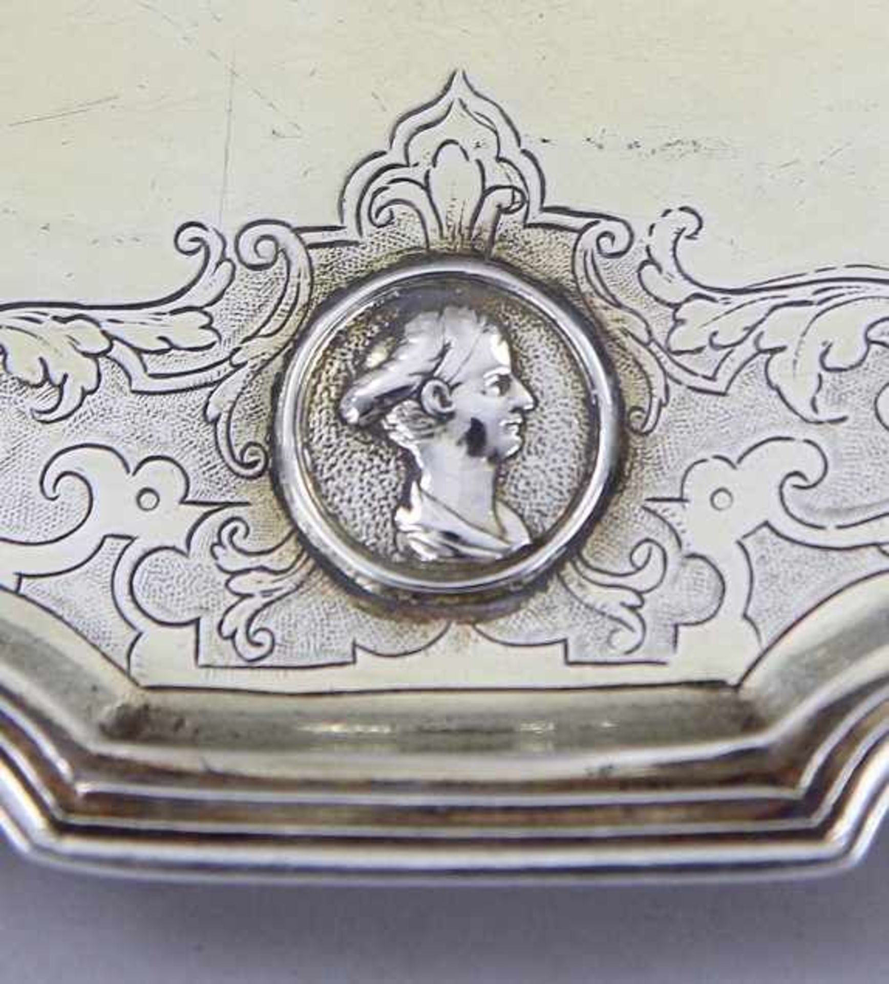 Augsburger Vermeil - Kredenz Silber getrieben, gegossen, graviert, ziseliert, punziert und - Image 10 of 12