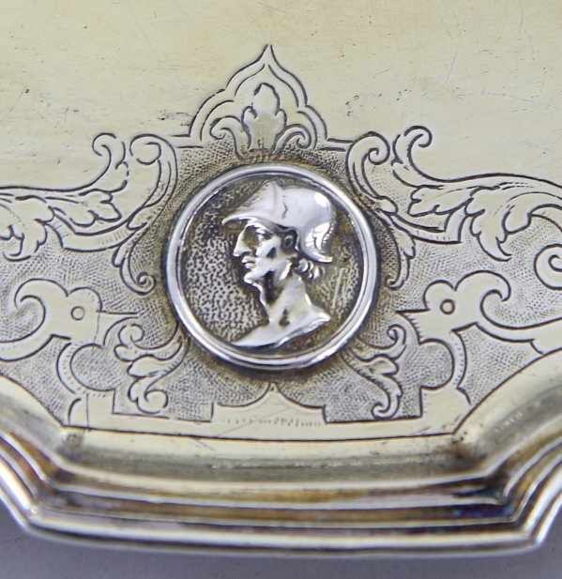 Augsburger Vermeil - Kredenz Silber getrieben, gegossen, graviert, ziseliert, punziert und - Image 9 of 12