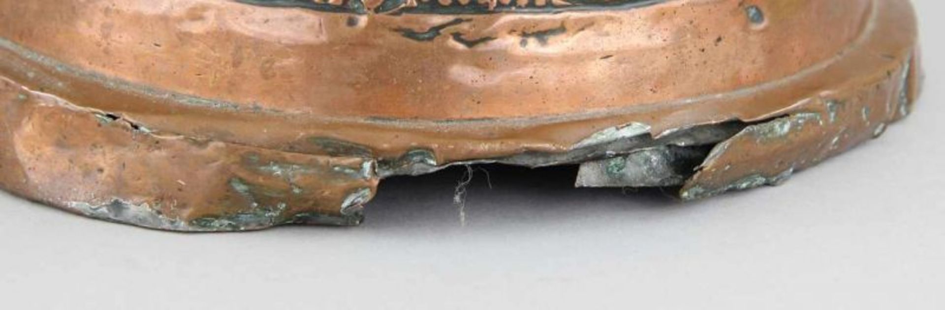 Große Kupferkanne Kupfer getrieben und punziert, konische Kanne auf ausladendem Stand mit - Image 11 of 11