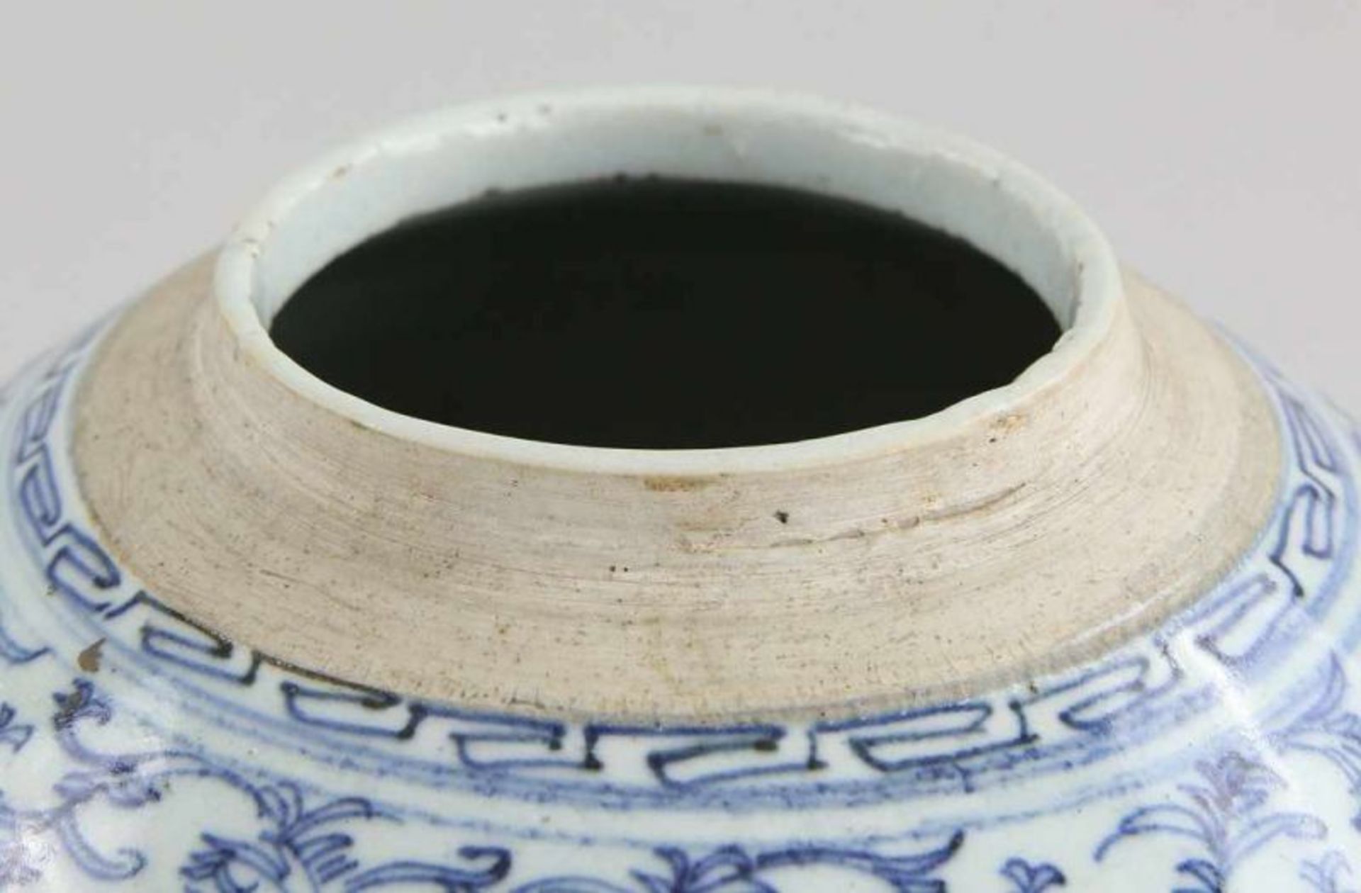 Ingwertopf Porzellan unterglasurblau bemalt, zylindrischer Korpus mit eingezogener Schulter und - Image 4 of 5