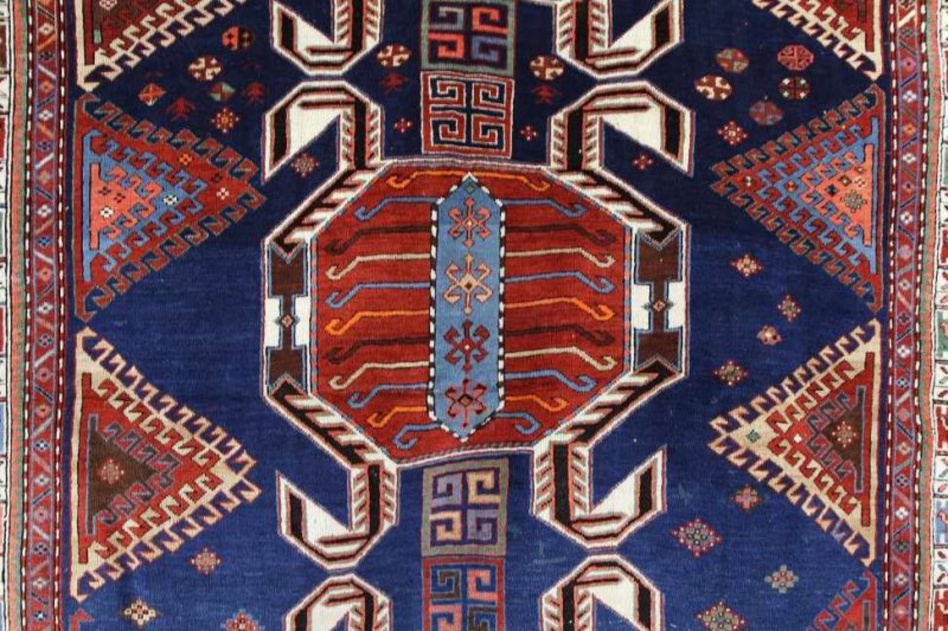 Teppich "Lenkoran" Wolle auf Wolle geknüpft, leuchtendblaues Mittelfeld mit drei übereinander - Image 2 of 6