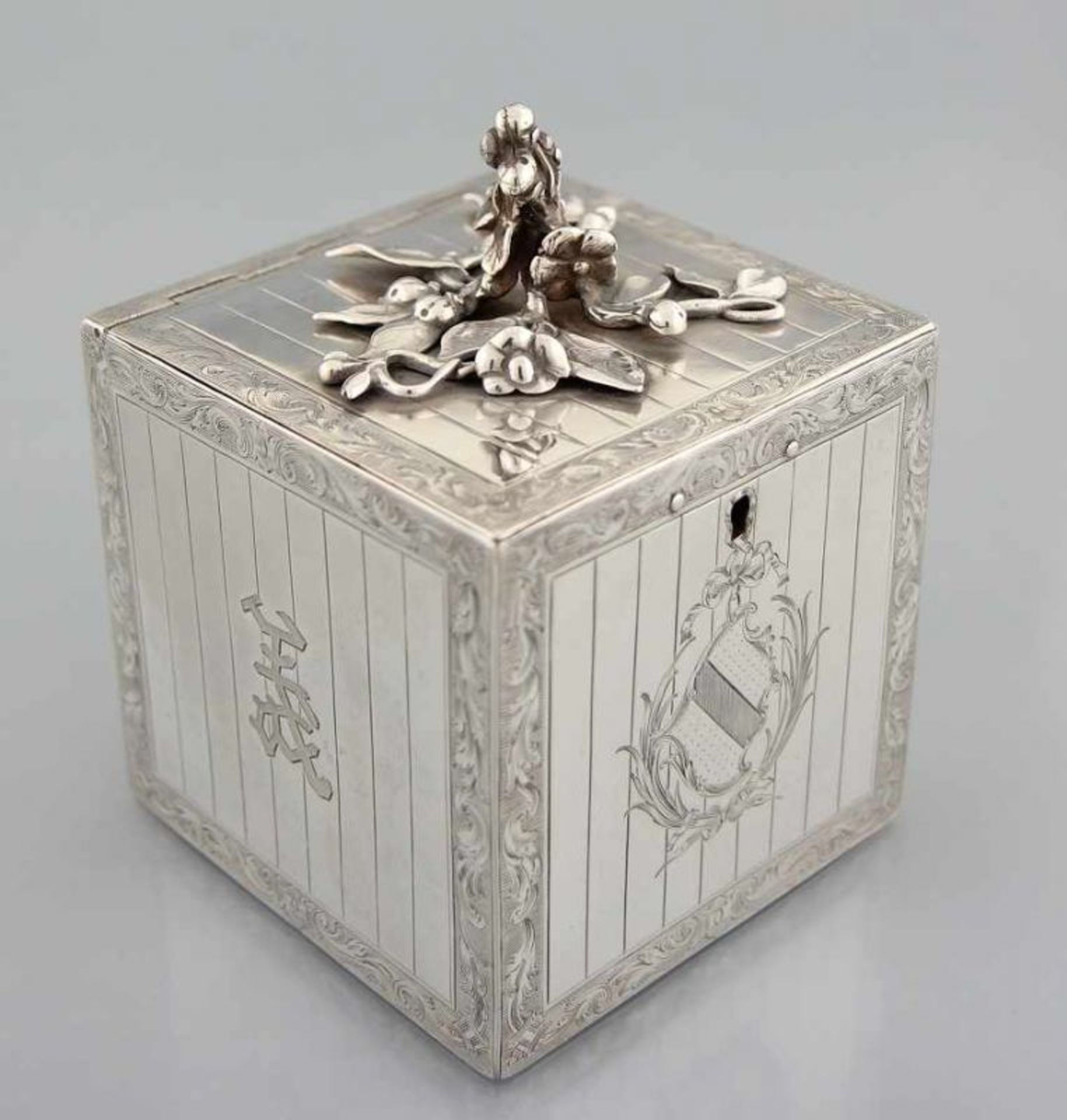 George III. - Teacaddy "Tea Tub" Silber 925 getrieben, gegossen und graviert, Würfelform mit - Image 6 of 7