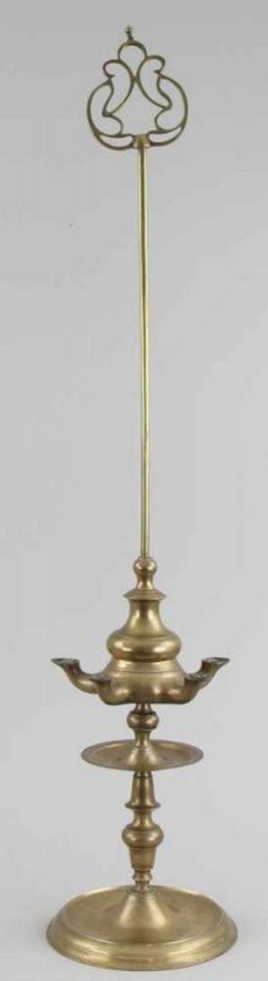 Seltene Öllampe, sog. "Florentiner Lampe" Messing gegossen und gedreht, Balusterschaft mit breitem