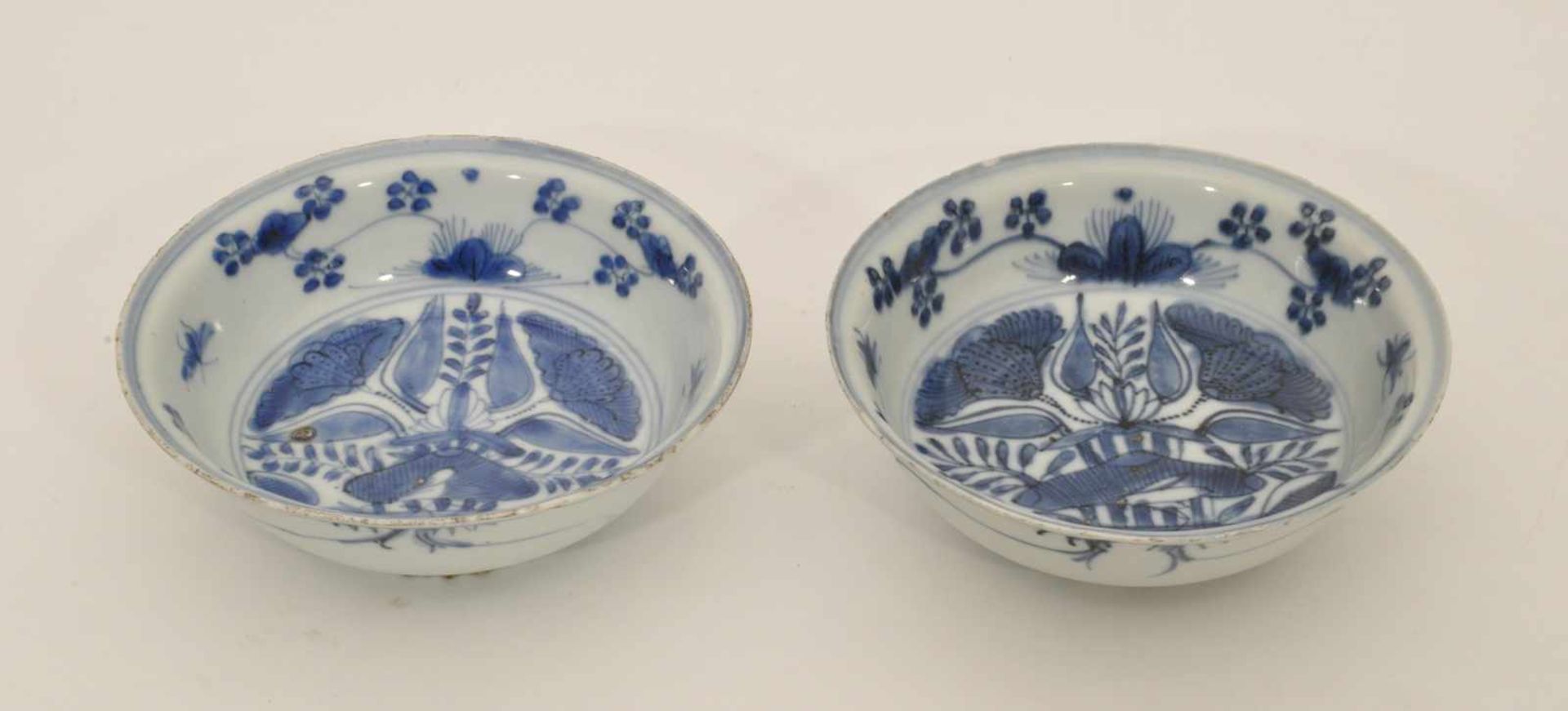 2 Schalen China, 19. Jh., Porzellan, Blaudekor, D. 15,5 cm, H. 5,5 cm