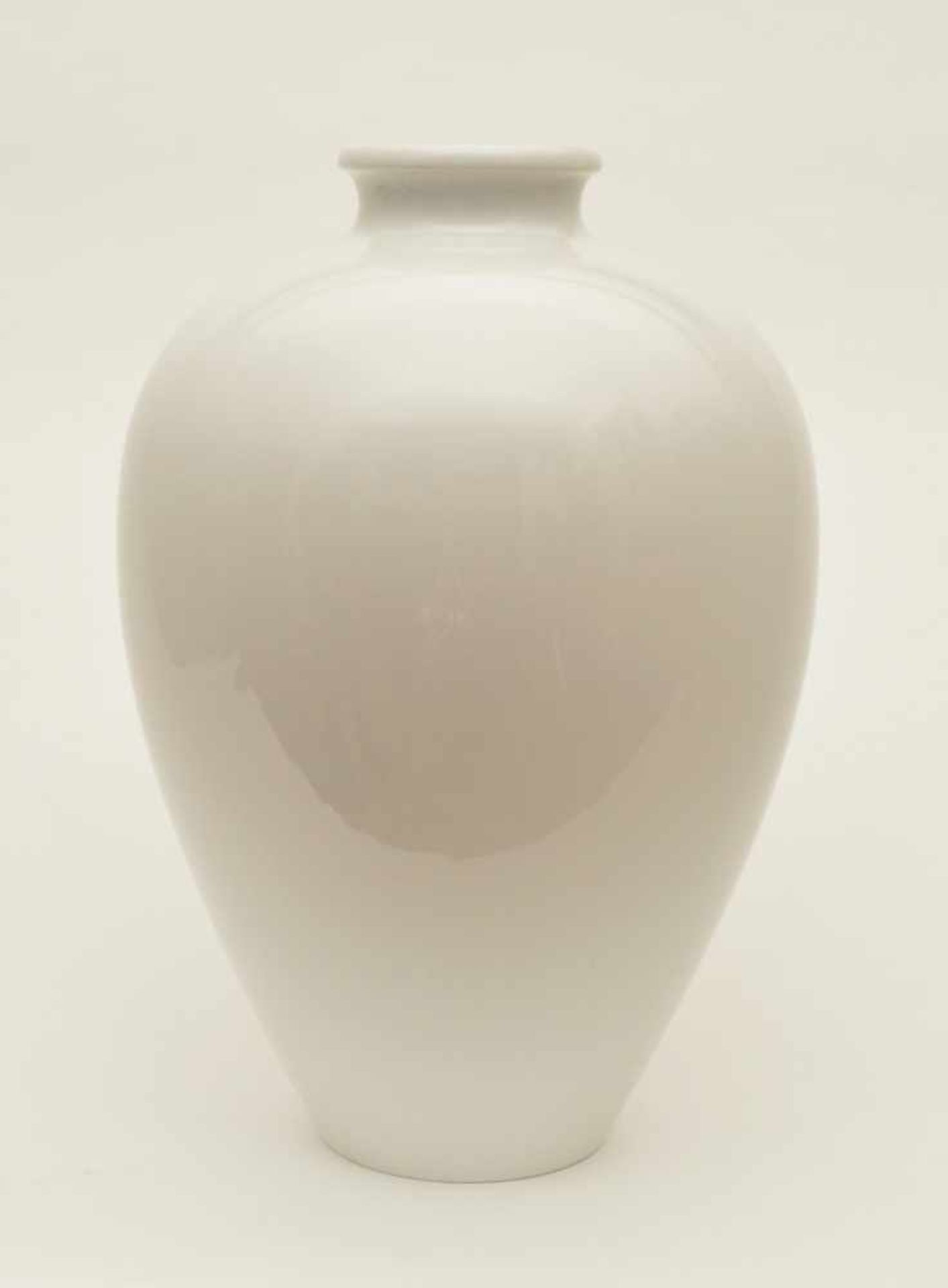 Bodenvase KPM Berlin, Blaue Zeptermarke, Dekor "Staude", weiß, H. 43,5 cm