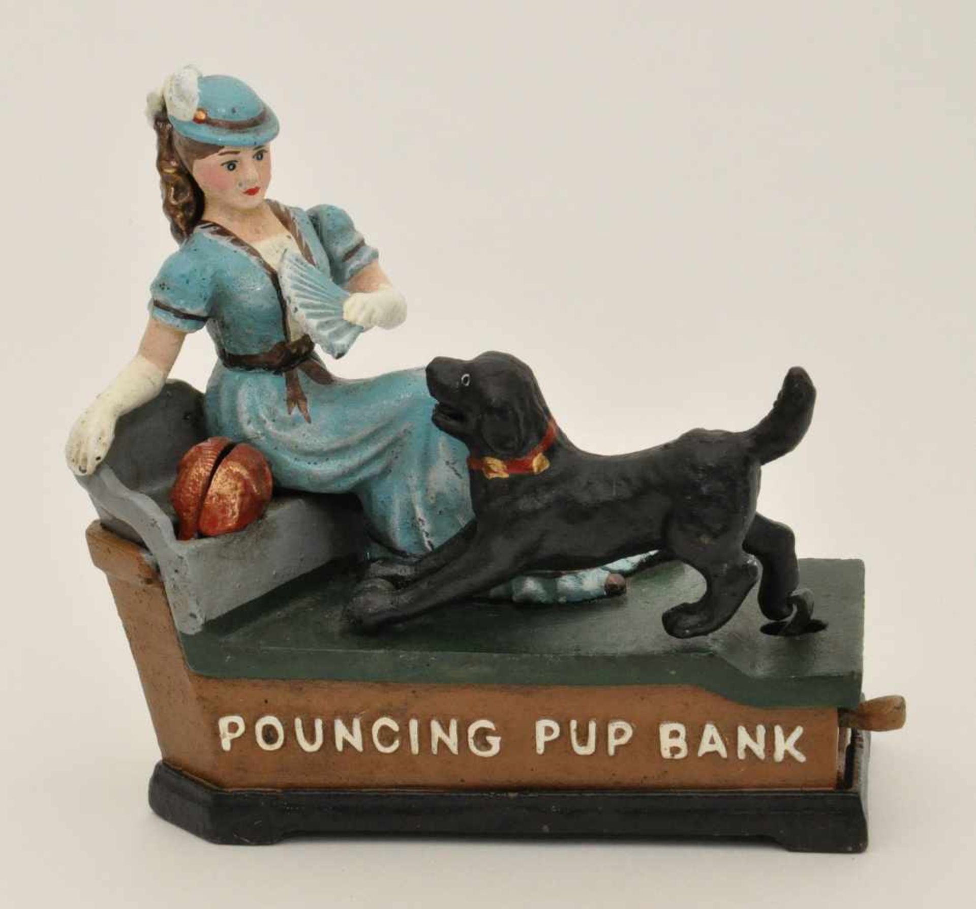 Spardose um 1930, mechanische Darstellung von einem Hund welcher einer jungen Dame Geld in die - Bild 2 aus 2