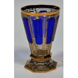 Glaspokal, Böhmen um 1900 Gold und Blauglas, Höhe 11,5 cm