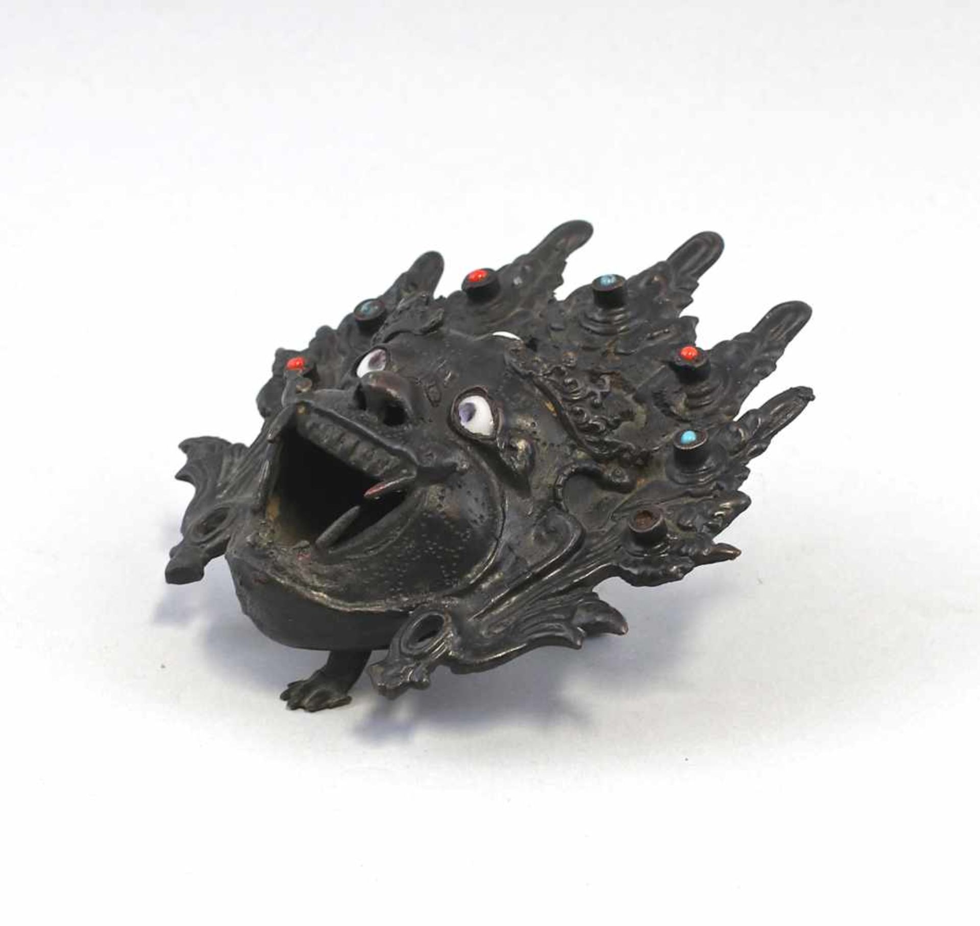 Räuchergefäß Dämonenkopfwohl Tibet/China, alt, Bronze mit dunkler Patina, auf 3 Beinen, Gefäß in - Bild 2 aus 5
