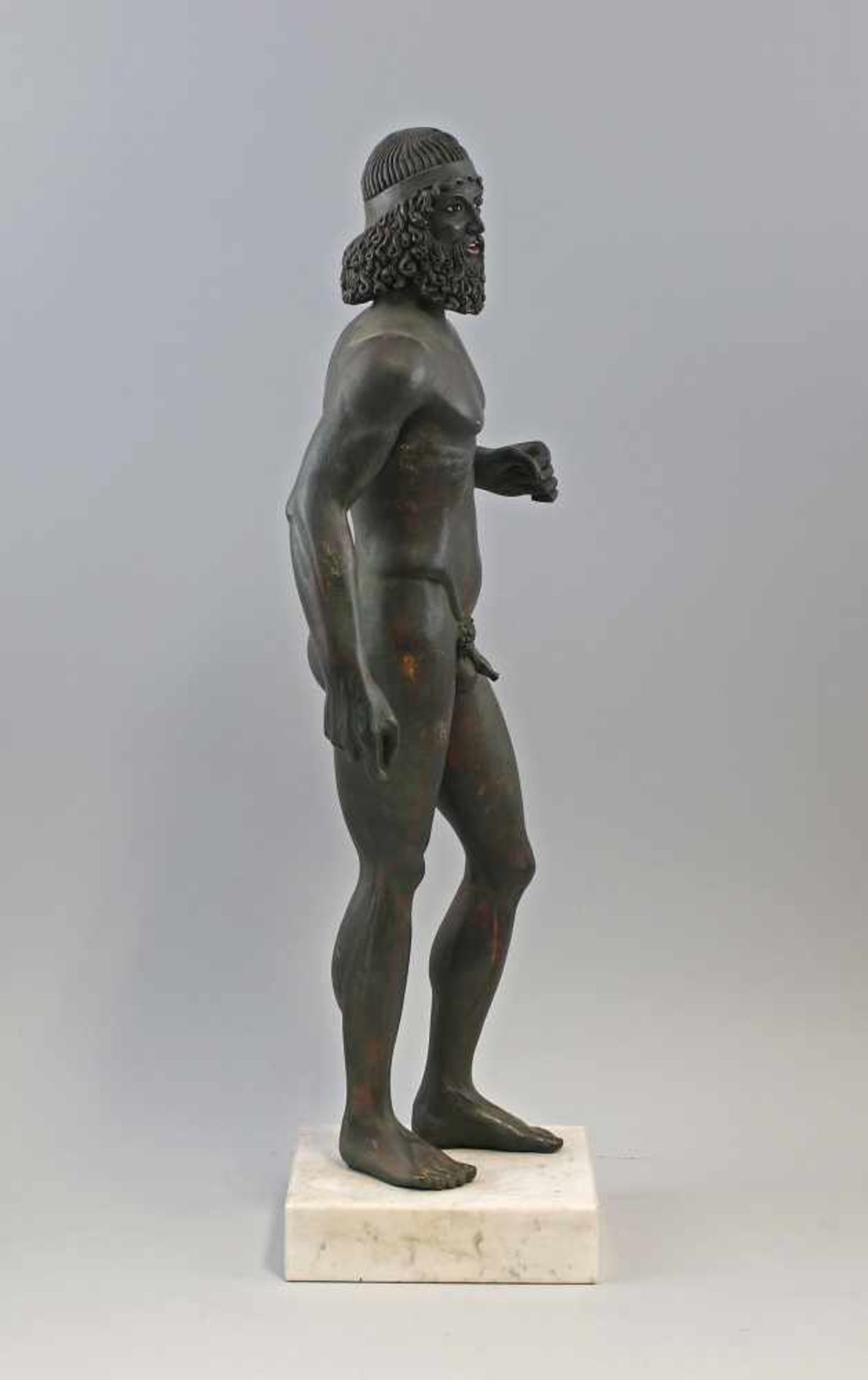 Bronzekrieger von RiaceMitte 20. Jh., Steinguss bronziert und teils farbig gefasst, Replik einer der - Bild 2 aus 3