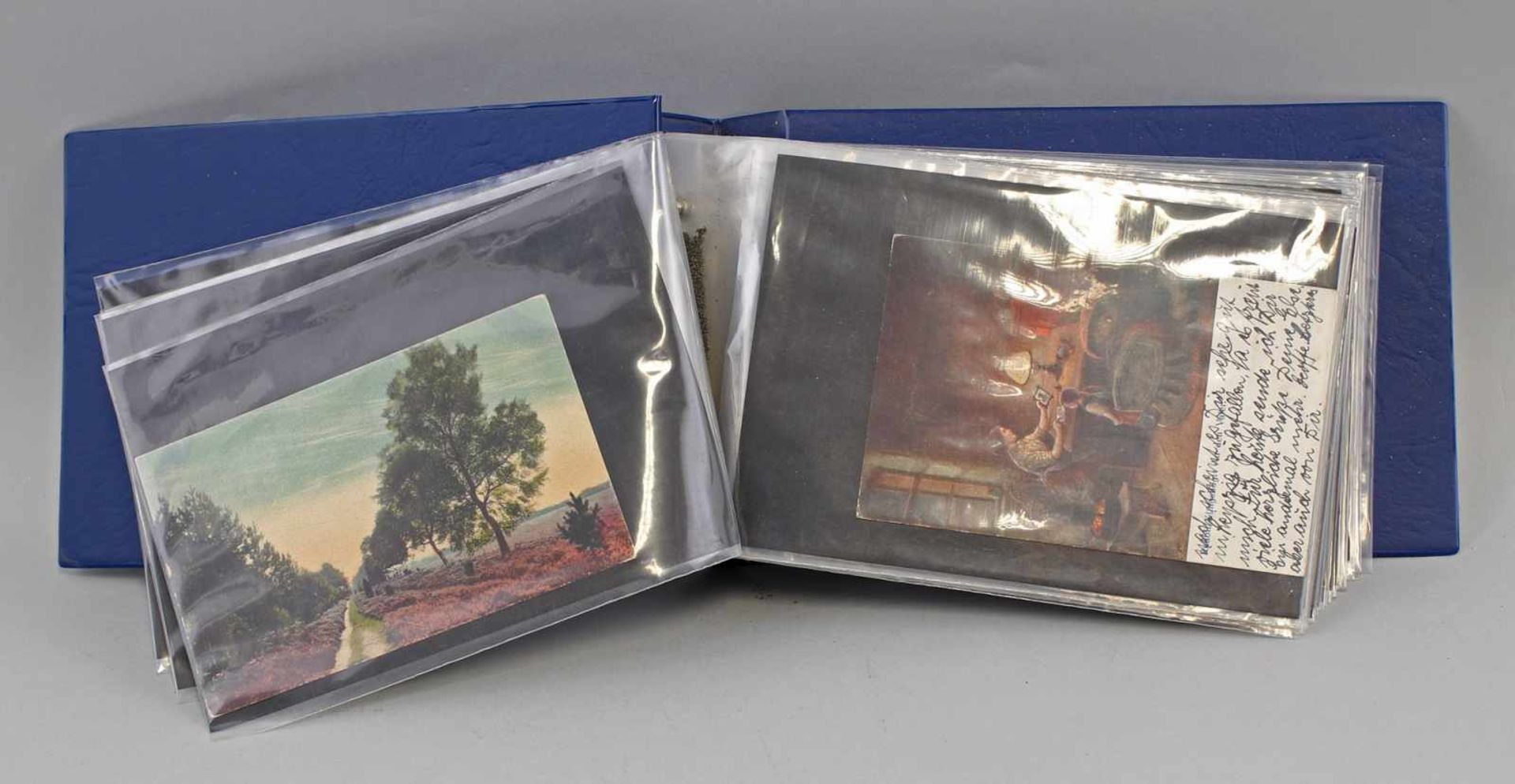 Album Gemälde- und Künstlerkartenca. 66 Stück, Gemälde- und Künstlerkarten, um 1920, teilweise