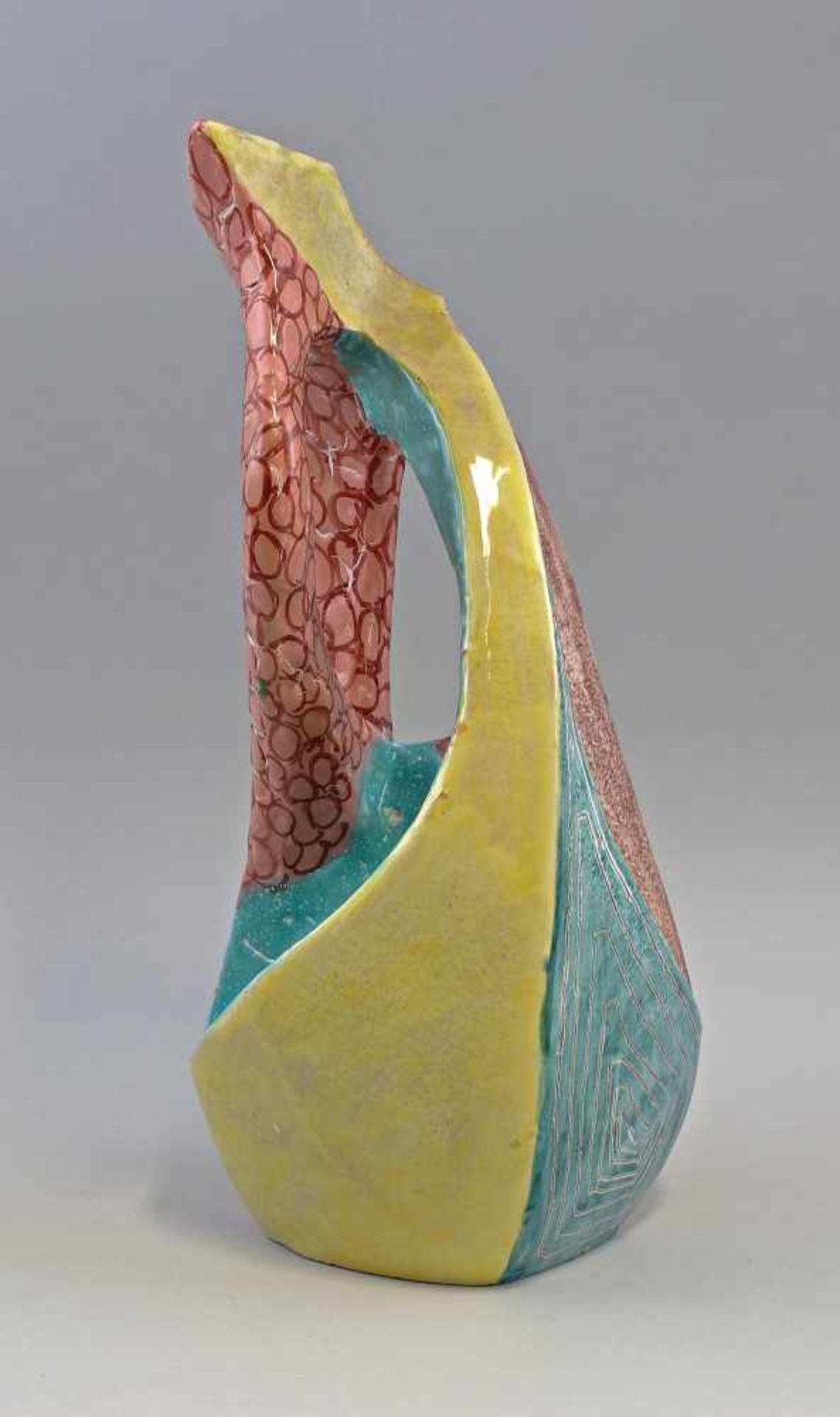 Designer-Vase 80er Jahresigniert Ventini ?, Italien, unregelmäßig hgeformter Korpus mit unregelmäßig - Image 2 of 5
