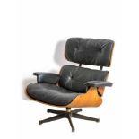 Lounge Chair Herman Miller, Entwurf von Charles & Ray Eames, 1956, schwarzes Leder, Nussbaum und