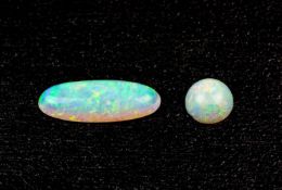 Paar lose Vollopale Farbe crystal, Australien, ein Stein länglich oval geschliffen, ca. 7,50 ct