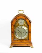 Kommodenuhr (Bracket Clock) England, London, John Henderson, 18. Jh., Mahagoni furniertes Gehäuse,