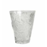 René Lalique (1860 Ay - 1945 Paris) Vase Ispahan, 2. H. 20. Jh., Glas, klar und geschliffen, Höhe 24